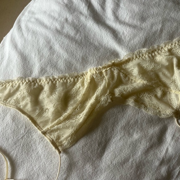 Urban Outfitters lace bralette - Picture 3 of 4